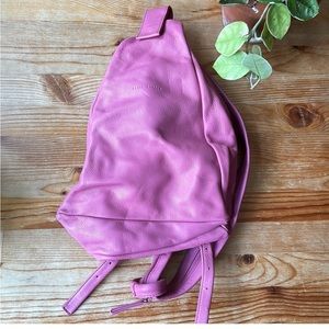 Wilson’s Leather Slingbag